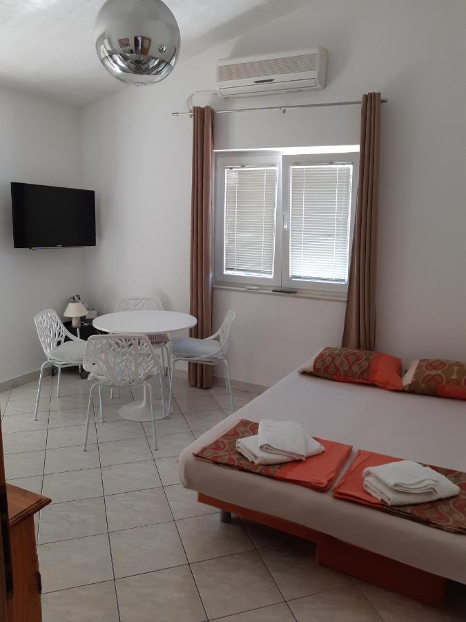 Apartments With A Parking Space Sumpetar, Omis - 11798 Єсенице Екстер'єр фото